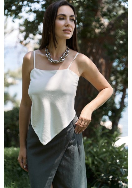 Alytih Üçgen Detay Ekru Crop fiyatları