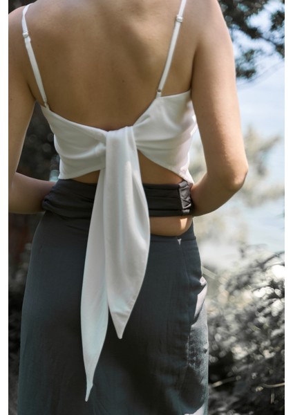 Alytih Üçgen Detay Ekru Crop indirimleri