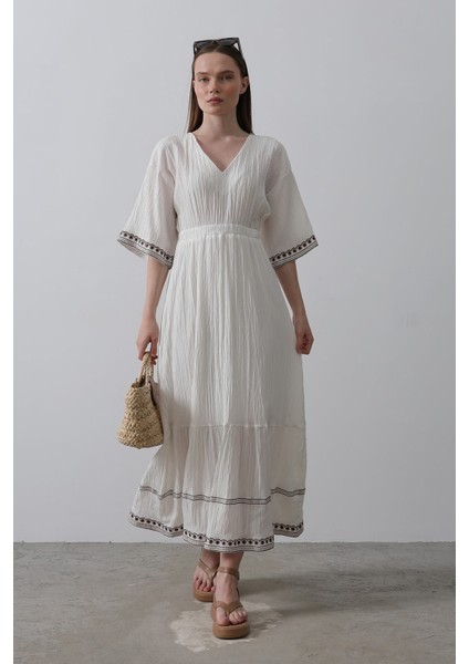 Nakışlı Muslin Elbise