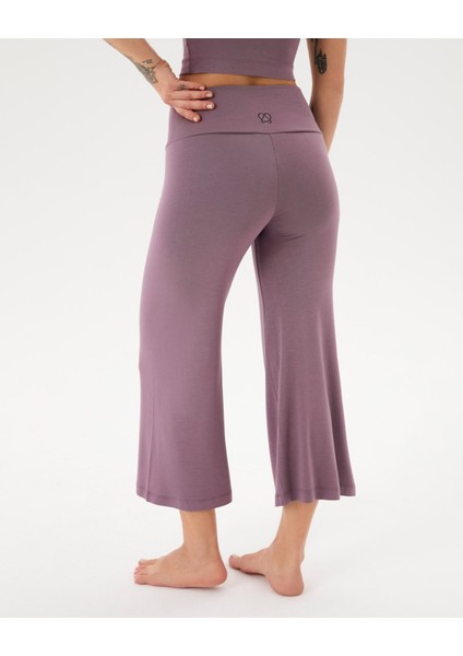Kadın Lila Kapri Flow Şortlu Pantolon - Çift Kat Korsajlı, İç Şort Katmanlı, Kapri Boy, Normal Bel, Pilates, Yoga, Günlük ve Spor Aktiviteleri İçin Hafif ve Rahat Pantolon