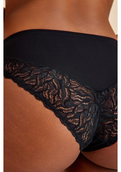 Luna Siyah Dantelli Slip Külot