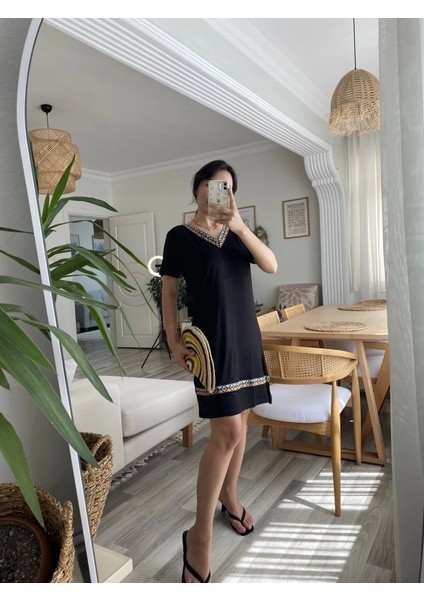Siyah Kadın Kısa Kollu V Yaka Etnik Desen Şerit Detaylı Viskon Elbise modelleri