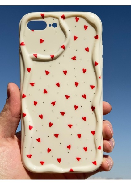 Apple iPhone 7 / 8 Plus Uyumlu Kılıf Kamera Korumalı Dalga Kenarlı Kırmızı Kalp Desenli Silikon Kapak