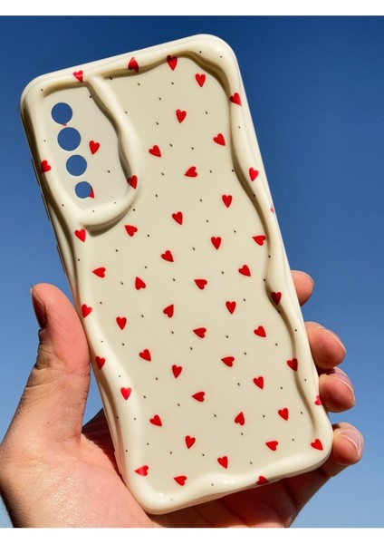 Samsung Galaxy A50 - A30S Kılıf Kamera Korumalı Dalga Kenarlı Kırmızı Kalp Desenli Silikon Kapak