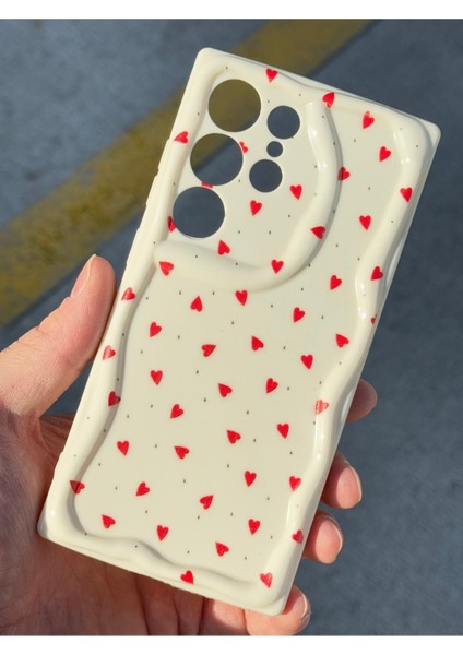Samsung Galaxy S22 Ultra Kılıf Kamera Korumalı Dalga Kenarlı Kırmızı Kalp Desenli Silikon Kapak