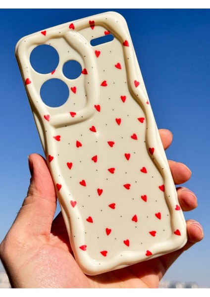 Xiaomi Redmi Note 13 Pro Plus Kılıf Kamera Korumalı Dalga Kenarlı Kırmızı Kalp Desenli Silikon Kapak