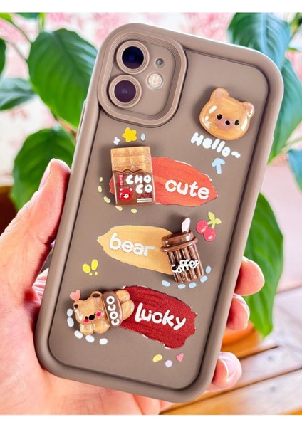 Apple iPhone 16 Plus Kılıf Tasarımlı Desenli Kamera Korumalı Ayıcık Kahve Renkli Yumuşak Silikon Kap