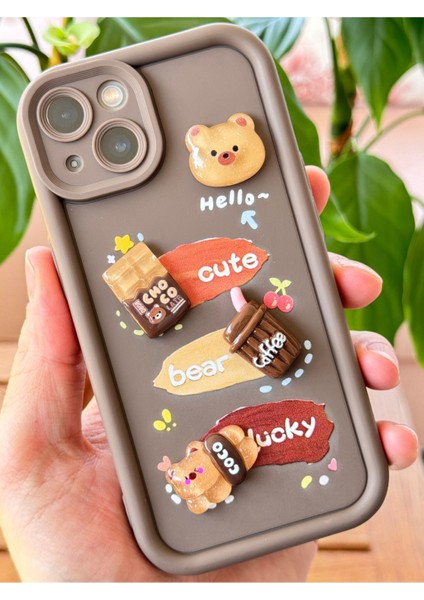 Apple iPhone 13 Uyumlu Kılıf Kamera Korumalı Ayıcık Kahve Figürlü Renkli Yumuşak Silikon Kapak