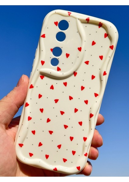 Honor 90 Kılıf Kamera Korumalı Dalga Kenarlı Kırmızı Kalp Desenli Silikon Kapak