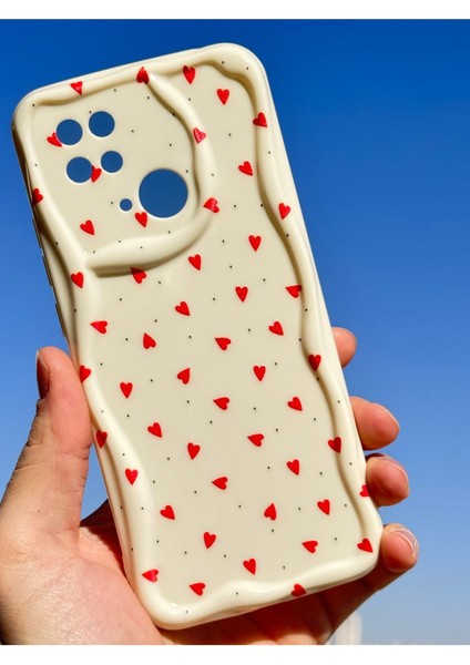 Xiaomi Redmi 10C/POCO C40 Kılıf Kamera Korumalı Dalga Kenarlı Kırmızı Kalp Desenli Silikon Kapak