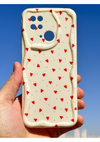 Xiaomi Redmi 10C/POCO C40 Kılıf Kamera Korumalı Dalga Kenarlı Kırmızı Kalp Desenli Silikon Kapak