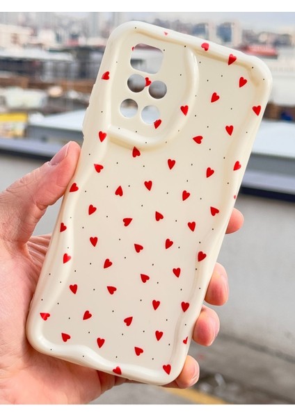 Xiaomi Redmi 10 2022 Kılıf Kamera Korumalı Dalga Kenarlı Kırmızı Kalp Desenli Silikon Kapak