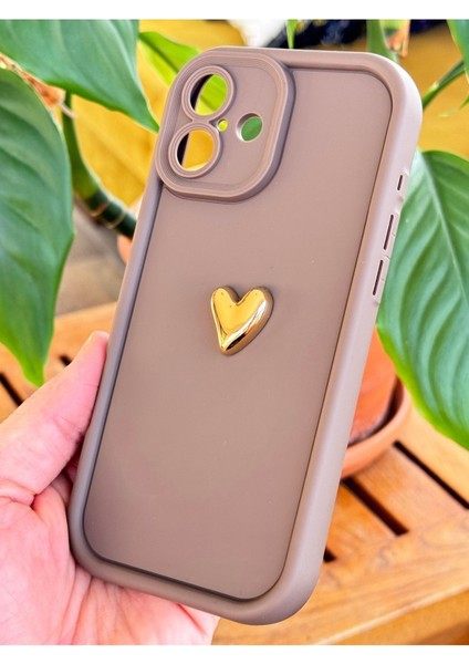 Apple iPhone 16 Kılıf 3D Kalp Tasarımlı Kahverengi Desenli Yumuşak Kamera Korumalı Silikon Kapak