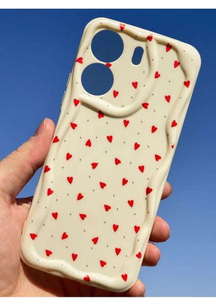 Poco C65 Kılıf Kamera Korumalı Dalga Kenarlı Kırmızı Kalp Desenli Silikon Kapak