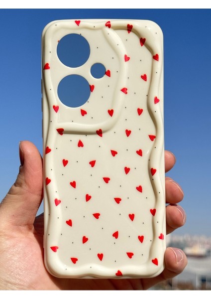 Oppo Reno 11F Kılıf Kamera Korumalı Dalga Kenarlı Kırmızı Kalp Desenli Silikon Kapak