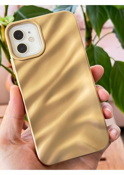 Apple iPhone 11 Kılıf Parlak Kabartmalı Dalga Tasarımlı Desenli Gold Darbe Emici Silikon Kapak fırsatları
