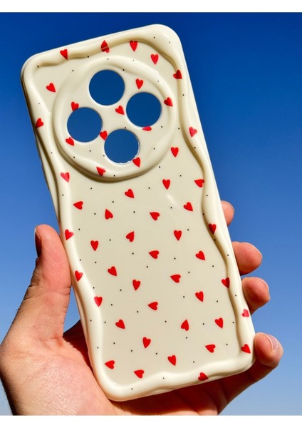 Xiaomi Redmi 14C Kılıf Kamera Korumalı Dalga Kenarlı Kırmızı Kalp Desenli Silikon Kapak