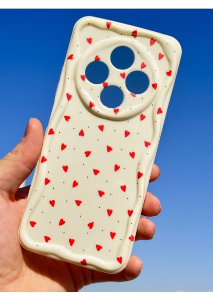 Xiaomi Redmi 14C Kılıf Kamera Korumalı Dalga Kenarlı Kırmızı Kalp Desenli Silikon Kapak