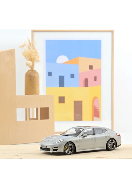 1/18 Porsche Panamera Turbo 2009 Silver