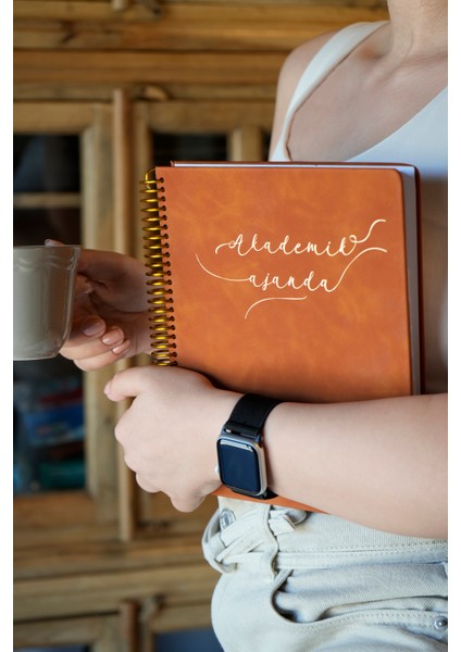 Vegan Deri Spiralli Akademik AJANDA-2025–26 | 17X23 Cm.| Ayraçlı| Premium Sert Kapak |spiced Caramel