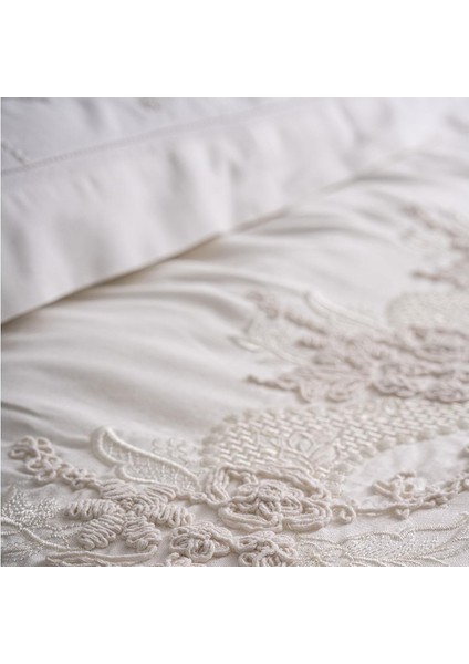 Madeira 3 Boyutlu Örgü Çiçek Işlemeli Çift Kişilik 7 Parça Nevresim + Pike Set fiyatları