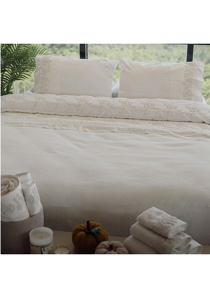 Madeira 3 Boyutlu Örgü Çiçek Işlemeli Çift Kişilik 7 Parça Nevresim + Pike Set modelleri