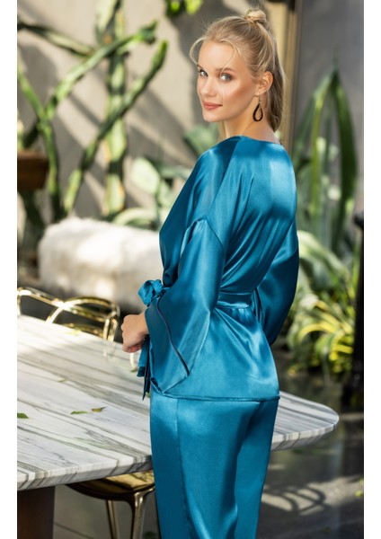 Kadın Turkuaz Saten Kuşaklı Pijama Takımı Kimono Kol Detaylı Şık ve Rahat 2’li Set fiyatları