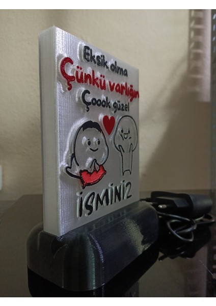 Kişiye Özel Isimli Hediyelik Kablolu LED Lamba - M7 - Varlığın Çoook Güzel - Amber Işıklı