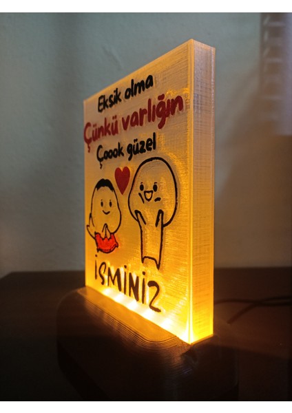 Kişiye Özel Isimli Hediyelik Kablolu LED Lamba - M7 - Varlığın Çoook Güzel - Amber Işıklı