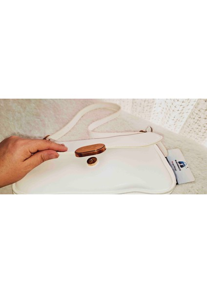 Beyaz Kısa ve Uzun Kemer Askılı Çanta modelleri