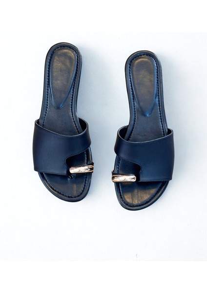 Siyah Hakiki Deri Tokalı Parmak Arası Kadın Şık ve Rahat Günlük Terlik modelleri