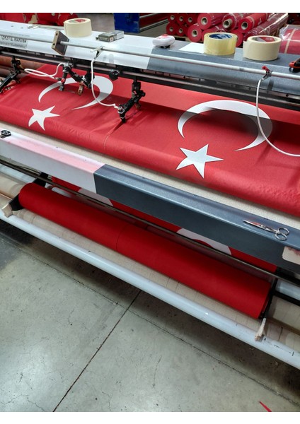 120x180 cm Alpaka Kumaş Türk Bayrağı – 140 g/m² | Dijital Baskı, Dış Mekan, TSE Uyumlu, Rüzgara Dayanıklı