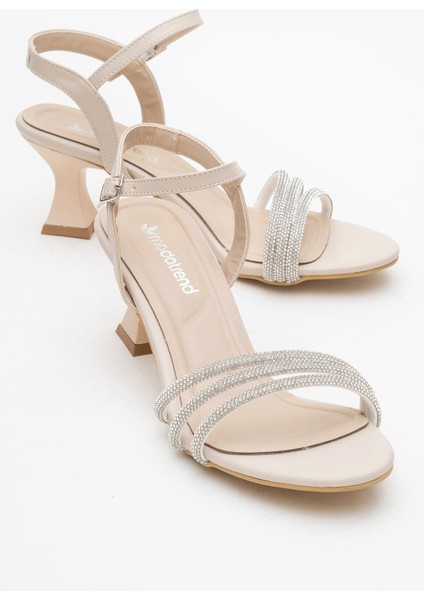 Kadın Biyeli 3 Taşlı Topuklu Ayakkabı Ten Cilt