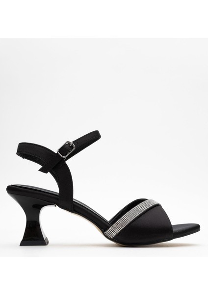 Tek Sıra Taşlı Kelebek Kadın Topuklu Ayakkabı Siyah Saten fiyatları