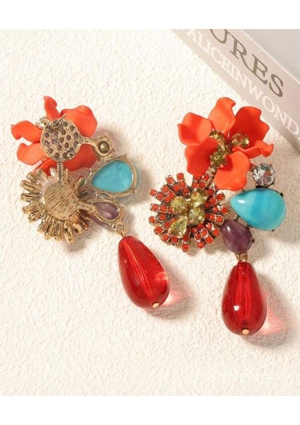 Kadın Renkli Taşlı ve Çiçek Detaylı Asimetrik Küpe – Sanatsal ve Gösterişli Tasarım fiyatları