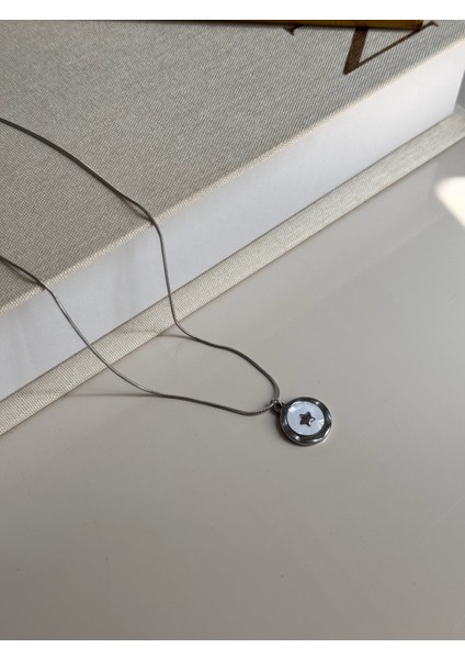 Gümüş Yıldız Figürlü Minimal Kolye - Beyaz Mine Detaylı Paslanmaz Çelik