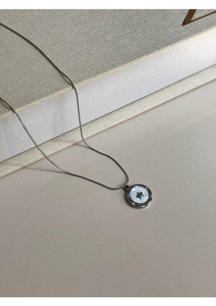 Gümüş Yıldız Figürlü Minimal Kolye - Beyaz Mine Detaylı Paslanmaz Çelik fiyatları