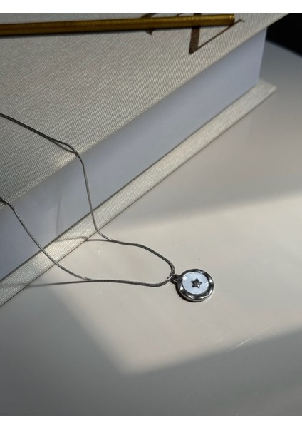 Gümüş Yıldız Figürlü Minimal Kolye - Beyaz Mine Detaylı Paslanmaz Çelik modelleri