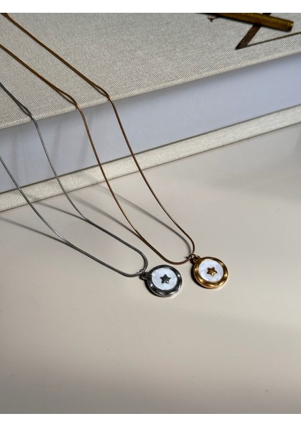 Gümüş Yıldız Figürlü Minimal Kolye - Beyaz Mine Detaylı Paslanmaz Çelik indirimleri