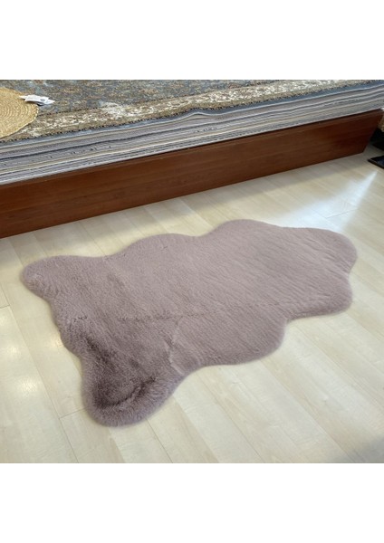 Mollıs Suni Tavşan Postu Powder 80X120 cm