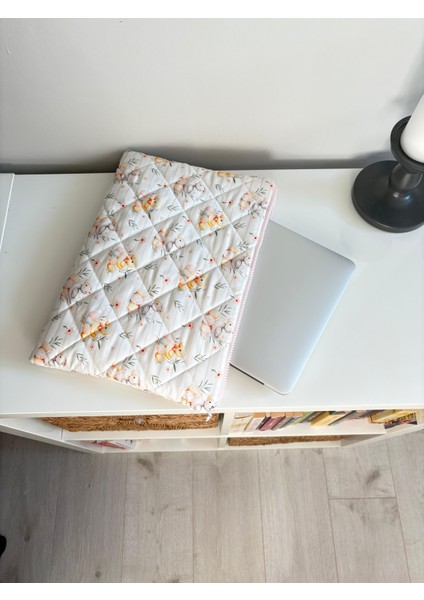 Ördek Desenli 13-14 Inç Laptop Kılıfı – MacBook Air Uyumlu Kılıf, Suya Dayanıklı Kapitoneli Bilgisayar Çantası, Ekru Evrak Çantası