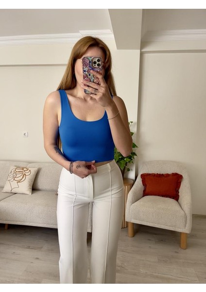 Mavi Yuvarlak Yaka Esnek Crop Bluz