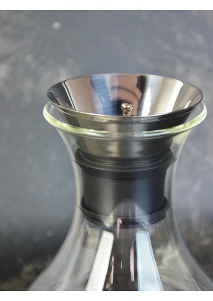 1500 ml Şelale Metal Kapaklı Tombul Cam Sürahi 401341 modelleri