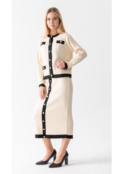 Ceket ve Etek Düğme Detaylı Triko Takım fiyatları