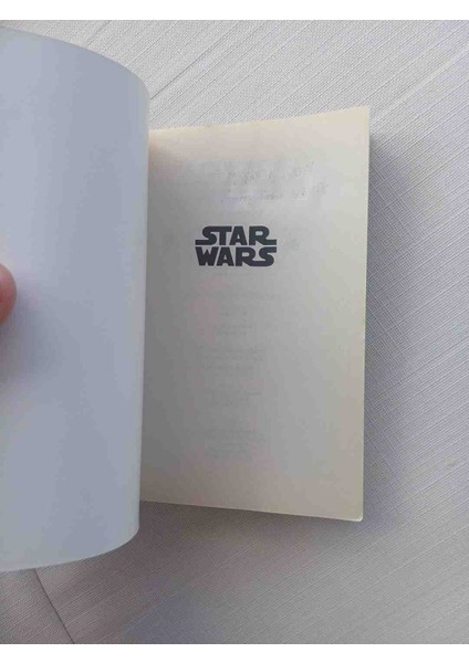 : Karanlık Çırak. Jedi Akademi Üçlemesi 2. Kitap Cok Temiz Kondisyonda 1,baski