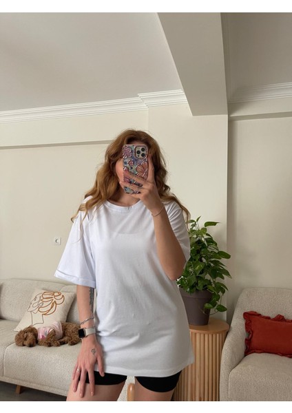 Beyaz Oversize Pamuklu Bisiklet Yaka T-Shirt fiyatları