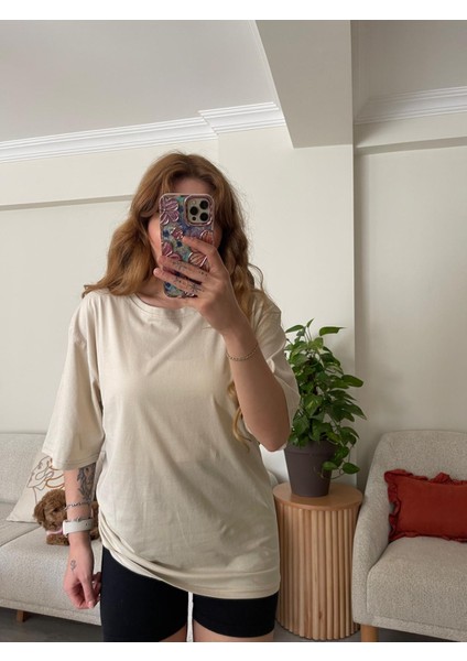 Bej Oversize Pamuklu Bisiklet Yaka T-Shirt fiyatları
