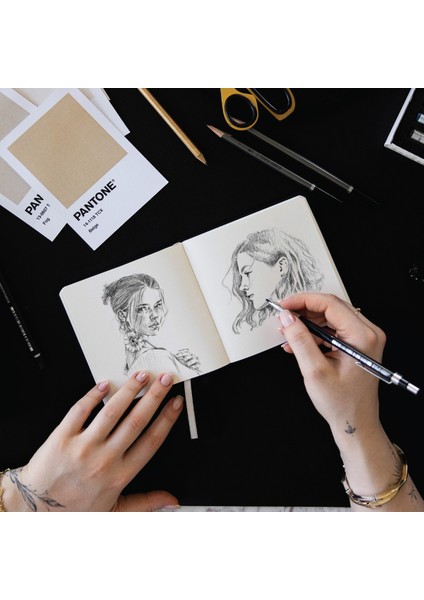 12x12 Cm Sert Kapak 80 Yaprak 140 Gr. Eskiz Defteri - Sketch Book - Siyah fırsatları