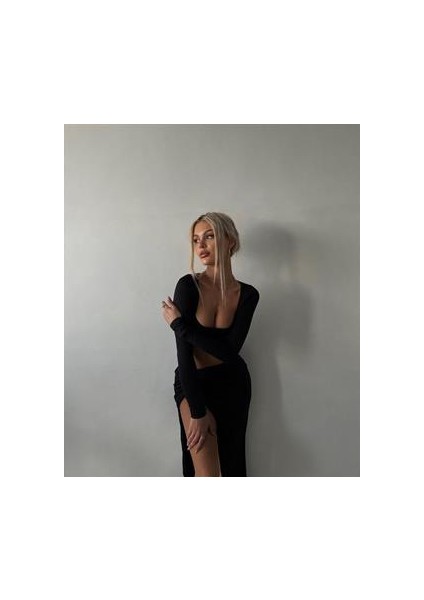 Siyah Derin Yırtmaçlı Bel Dekolteli Sandy Kumaş Mi