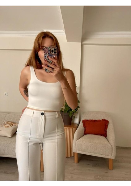 Beyaz Yuvarlak Yaka Esnek Crop Bluz fiyatları
